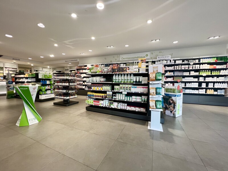 Pharmacie des Champs interieur (2)